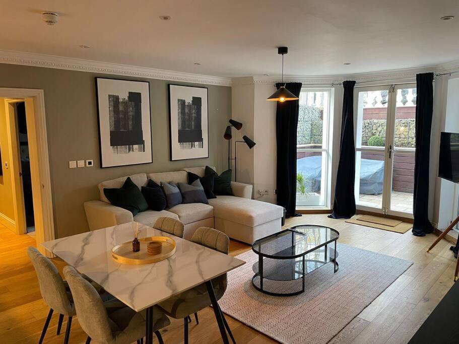 Stunning Apartment By The Leas, West End Folkestone Exterior photo