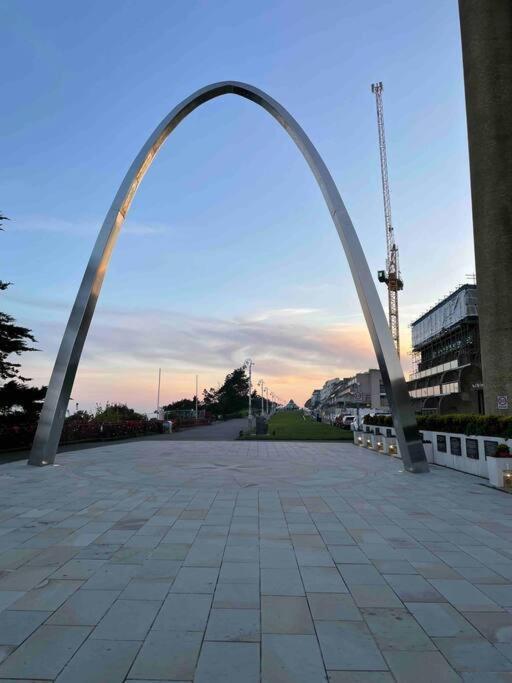 Stunning Apartment By The Leas, West End Folkestone Exterior photo
