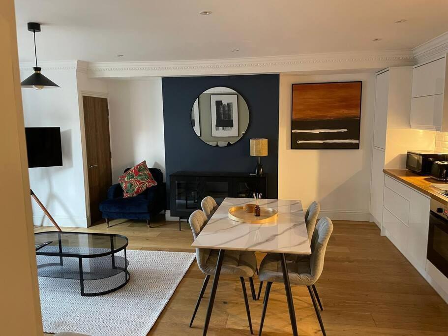 Stunning Apartment By The Leas, West End Folkestone Exterior photo