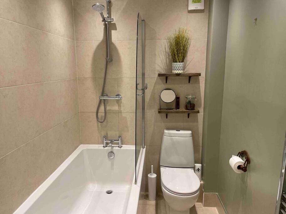 Stunning Apartment By The Leas, West End Folkestone Exterior photo
